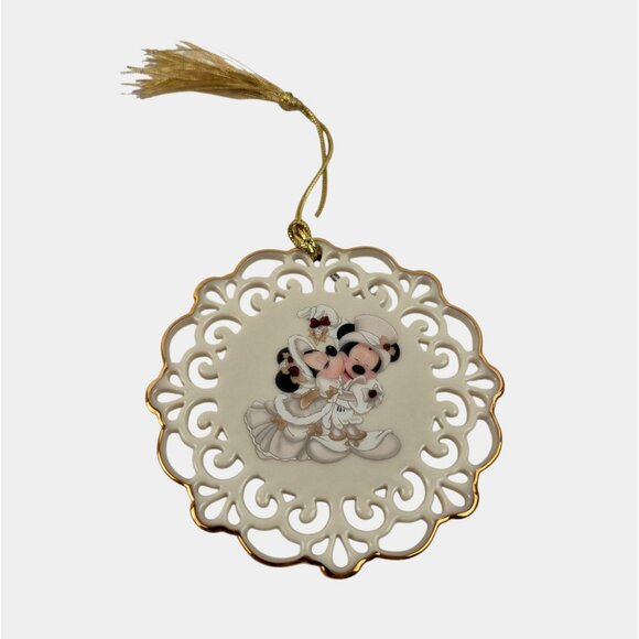 Walt Disney World Ornament A Mistletoe Kiss White Gold Trim Minnie Mickey NWT - Picture 4 of 10